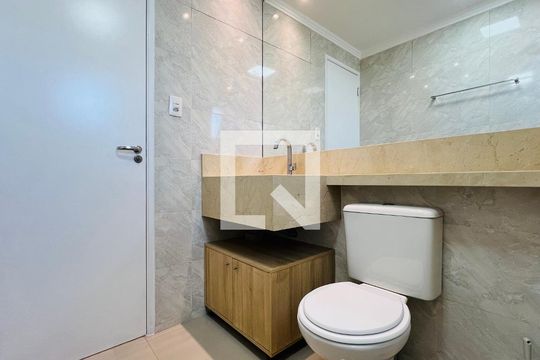 Banheiro 1 de apartamento à venda com 2 quartos, 72m² em Vila Antonieta, Guarulhos
