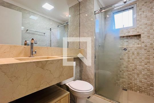 Banheiro 1 de apartamento à venda com 2 quartos, 72m² em Vila Antonieta, Guarulhos