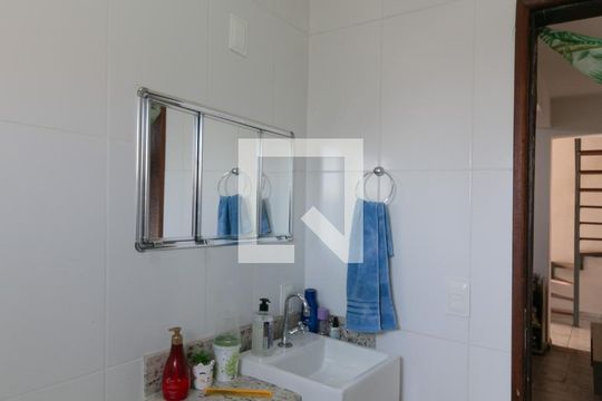 Banheiro Social 2 de casa à venda com 4 quartos, 80m² em Santa Amelia, Belo Horizonte