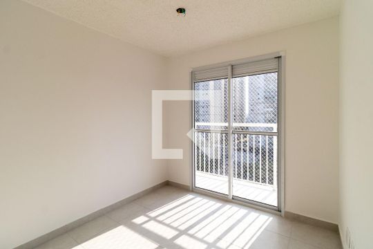 Apartamento para alugar com 2 quartos, 34m² em Parque Industrial Tomas Edson, São Paulo