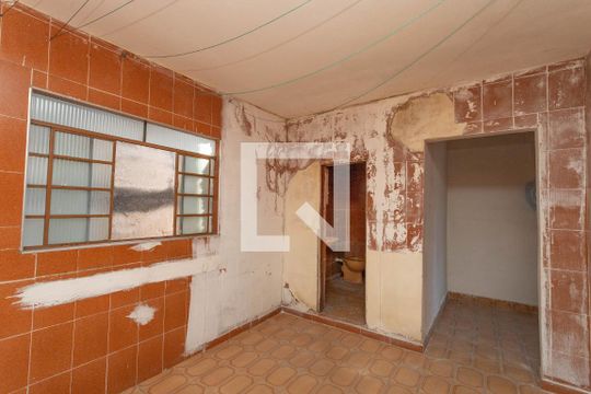 Quarto de casa para alugar com 1 quarto, 50m² em Casa Grande, Diadema