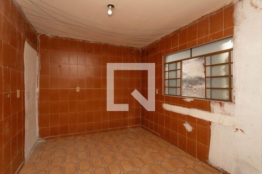 Quarto de casa para alugar com 1 quarto, 50m² em Casa Grande, Diadema