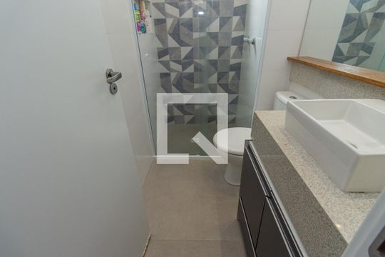 Banheiro da Suíte de apartamento à venda com 3 quartos, 66m² em Vila Independencia, São Paulo