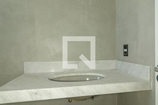 Banheiro Social de apartamento à venda com 2 quartos, 102m² em Chácara das Pedras, Porto Alegre
