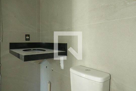 Banheiro de apartamento à venda com 2 quartos, 102m² em Chácara das Pedras, Porto Alegre