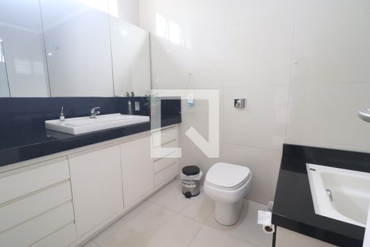 Banheiro 01 de casa à venda com 5 quartos, 375m² em Boa Vista, Novo Hamburgo