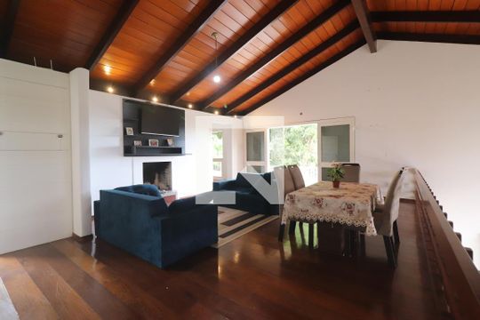 Casa à venda com 5 quartos, 375m² em Boa Vista, Novo Hamburgo