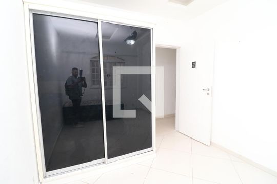 Quarto 1 de casa de condomínio para alugar com 3 quartos, 200m² em Jardim Guanabara, Rio de Janeiro