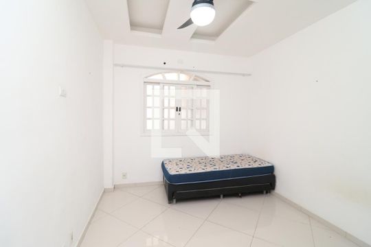 Quarto 1 de casa de condomínio para alugar com 3 quartos, 200m² em Jardim Guanabara, Rio de Janeiro
