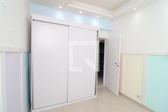 Quarto 2 de casa de condomínio para alugar com 3 quartos, 200m² em Jardim Guanabara, Rio de Janeiro