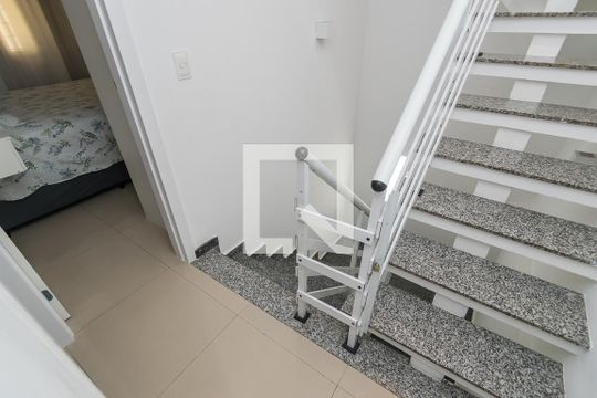 Hall do 2º andar de casa de condomínio à venda com 2 quartos, 90m² em Penha Circular, Rio de Janeiro
