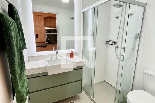 Banheiro de apartamento à venda com 1 quarto, 34m² em Pinheiros, São Paulo