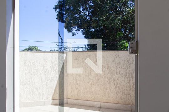 Varanda do Quarto 1 de apartamento para alugar com 3 quartos, 78m² em Candelária, Belo Horizonte