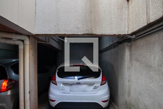 Garagem de apartamento para alugar com 3 quartos, 78m² em Candelária, Belo Horizonte