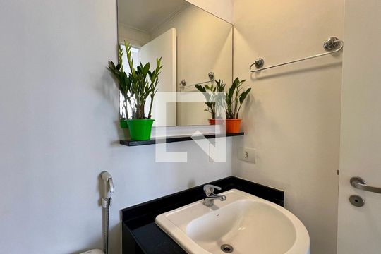 Banheiro de kitnet/studio à venda com 1 quarto, 31m² em Jardim Paulista, São Paulo