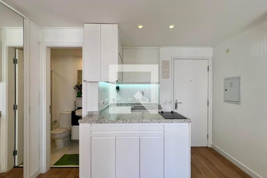 Cozinha de kitnet/studio à venda com 1 quarto, 31m² em Jardim Paulista, São Paulo