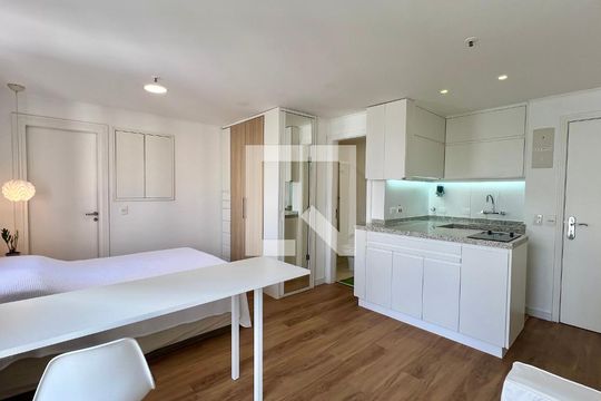 Sala  de kitnet/studio à venda com 1 quarto, 31m² em Jardim Paulista, São Paulo