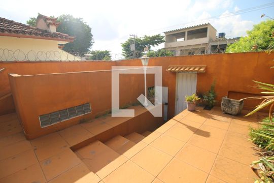 Quintal de casa para alugar com 2 quartos, 110m² em Vila da Penha, Rio de Janeiro