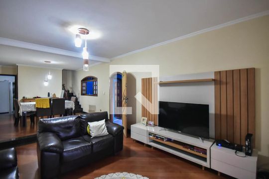 Sala de casa para alugar com 3 quartos, 250m² em Jardim Rosa Maria, São Paulo