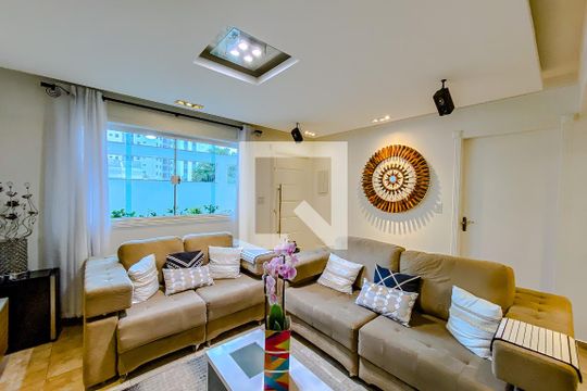Sala de casa à venda com 3 quartos, 252m² em Vila Regente Feijó, São Paulo