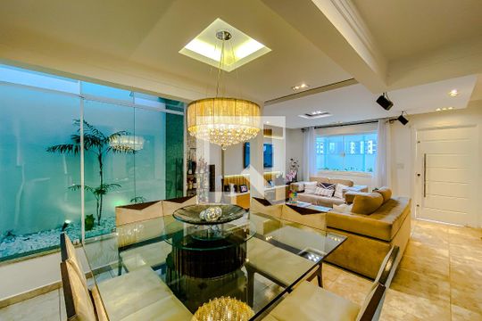 Sala de casa à venda com 3 quartos, 252m² em Vila Regente Feijó, São Paulo