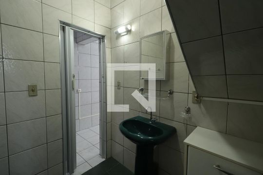 Banheiro de kitnet/studio para alugar com 1 quarto, 35m² em Vila Santa Isabel, São Paulo