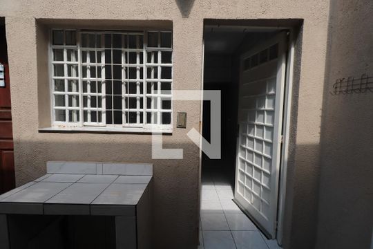 Área de Serviço de kitnet/studio para alugar com 1 quarto, 35m² em Vila Santa Isabel, São Paulo