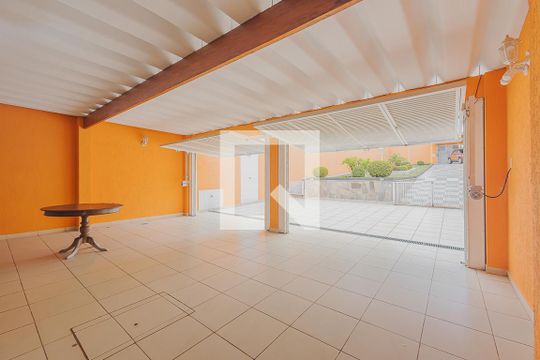 Garagem de casa à venda com 3 quartos, 350m² em Vila Madalena, São Paulo