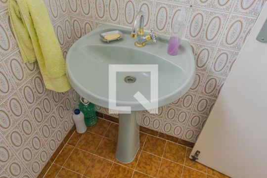 Lavabo de casa à venda com 3 quartos, 350m² em Vila Madalena, São Paulo