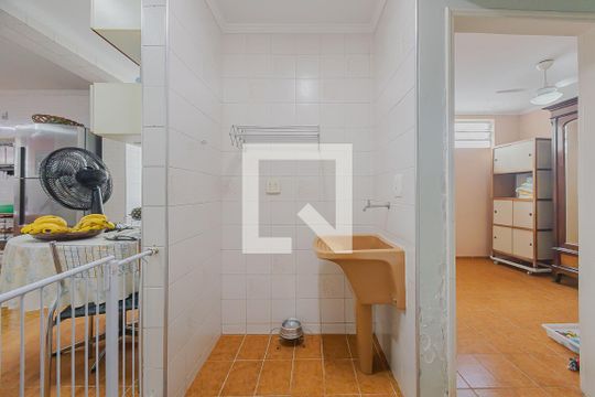 Área de Serviço de casa à venda com 3 quartos, 350m² em Vila Madalena, São Paulo