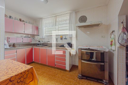 Cozinha de casa à venda com 3 quartos, 350m² em Vila Madalena, São Paulo