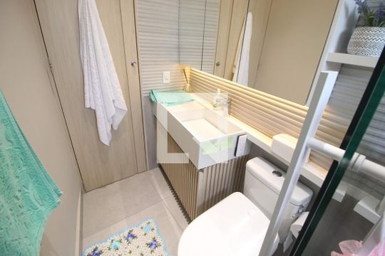 Banheiro de apartamento para alugar com 2 quartos, 48m² em Tucuruvi, São Paulo