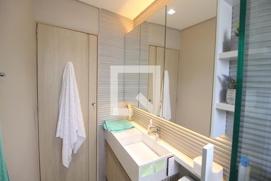 Banheiro de apartamento para alugar com 2 quartos, 48m² em Tucuruvi, São Paulo