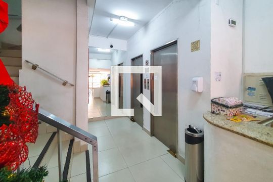 Hall de entrada de kitnet/studio à venda com 1 quarto, 26m² em Liberdade, São Paulo