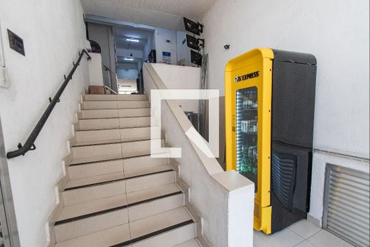 Hall de entrada de kitnet/studio à venda com 1 quarto, 26m² em Liberdade, São Paulo