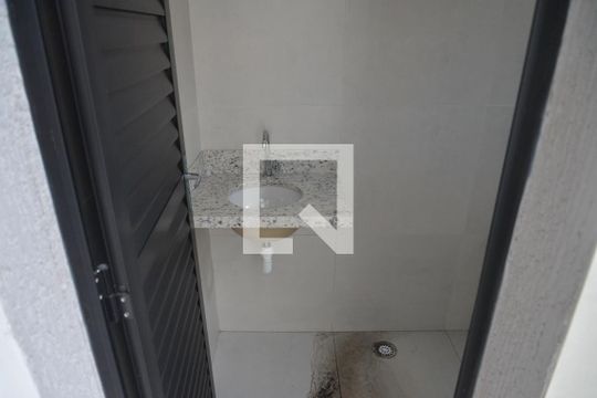 Banheiro de serviço de apartamento à venda com 2 quartos, 94m² em Paraíso, Santo André