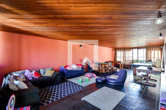 Quarto de casa à venda com 4 quartos, 415m² em Piratininga, Niterói