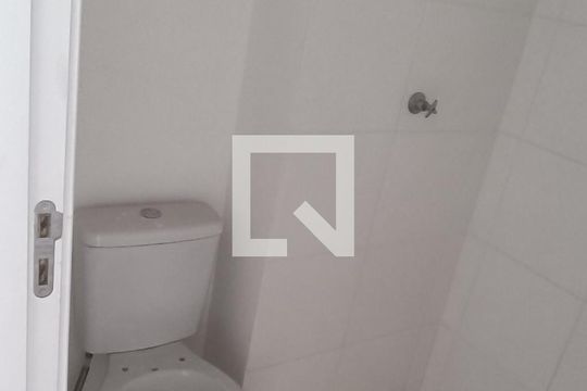 Banheiro de kitnet/studio à venda com 1 quarto, 15m² em Jardim Monte Kemel, São Paulo