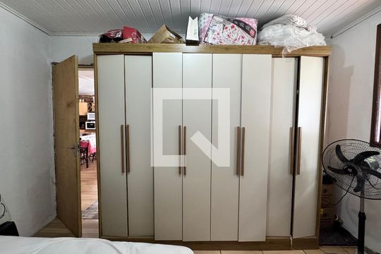 Quarto de casa à venda com 2 quartos, 60m² em Santos Dumont, São Leopoldo