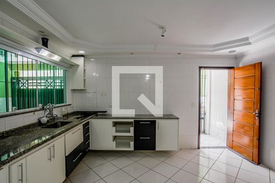 Cozinha de casa à venda com 4 quartos, 300m² em Vila Camilópolis, Santo André