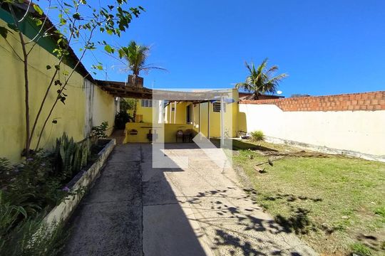 Área Externa de casa à venda com 3 quartos, 300m² em Parque da Figueira, Campinas