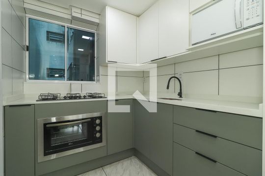 Cozinha de apartamento para alugar com 2 quartos, 72m² em Bom Jesus, Porto Alegre