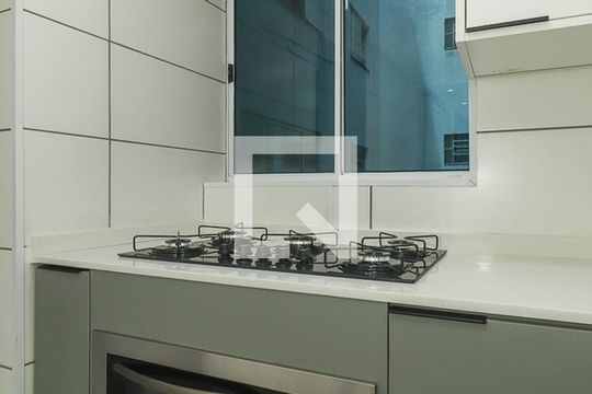 Cozinha de apartamento para alugar com 2 quartos, 72m² em Bom Jesus, Porto Alegre