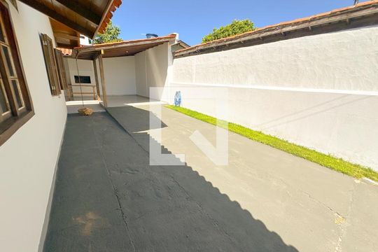 Garagem de casa para alugar com 4 quartos, 691m² em Ingleses do Rio Vermelho, Florianópolis
