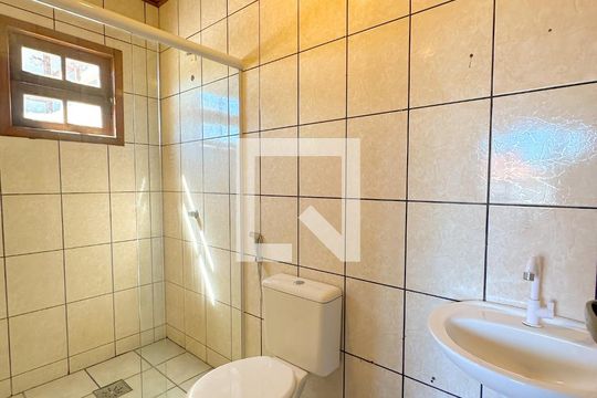 Banheiro da Suíte de casa para alugar com 4 quartos, 691m² em Ingleses do Rio Vermelho, Florianópolis