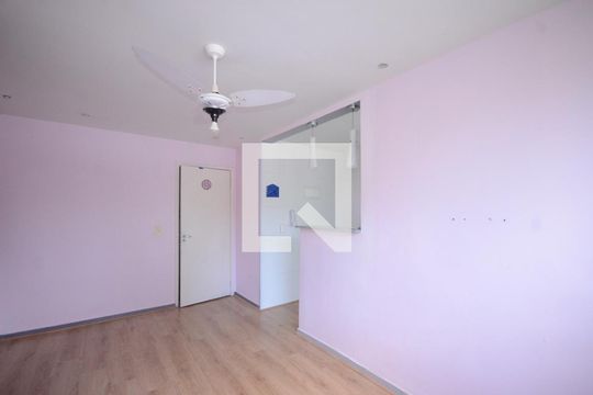 Sala de apartamento para alugar com 2 quartos, 42m² em Campo Grande, Rio de Janeiro