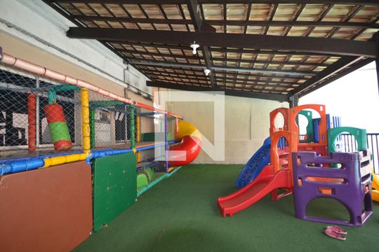 Parquinho de apartamento para alugar com 2 quartos, 42m² em Campo Grande, Rio de Janeiro