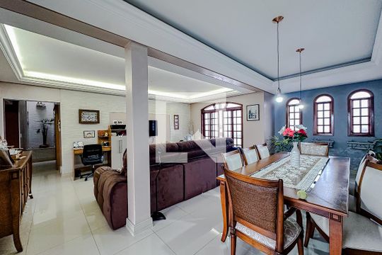 Sala de apartamento à venda com 3 quartos, 180m² em Vila Bertioga, São Paulo