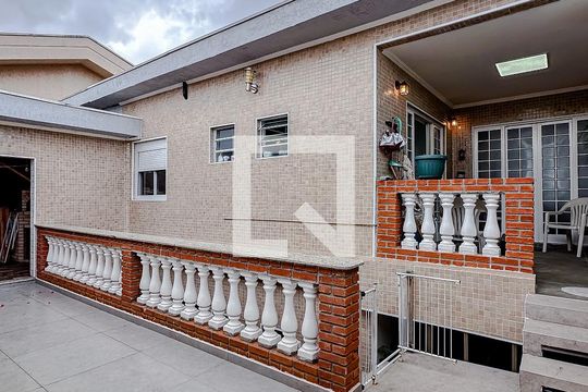 Área externa de apartamento à venda com 3 quartos, 180m² em Vila Bertioga, São Paulo