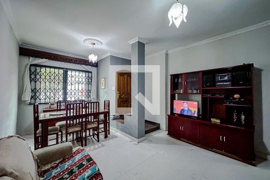 Sala (Casa 2) de apartamento à venda com 3 quartos, 180m² em Vila Bertioga, São Paulo